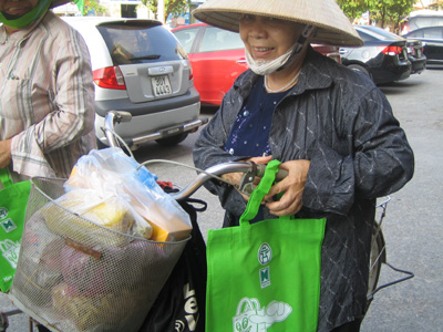 Những[-]vấn[-]đề[-]pháp[-]lý[-]về[-]sản[-]xuất[-]và[-]tiêu[-]thụ[-]sản[-]phẩm[-]thân[-]thiện[-]môi[-]trường